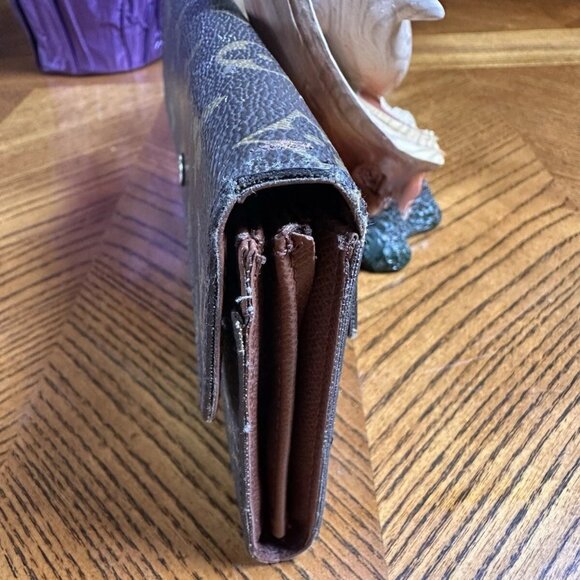 Louis Vuitton Monogram Wallet - Brown - Picture 2 of 8